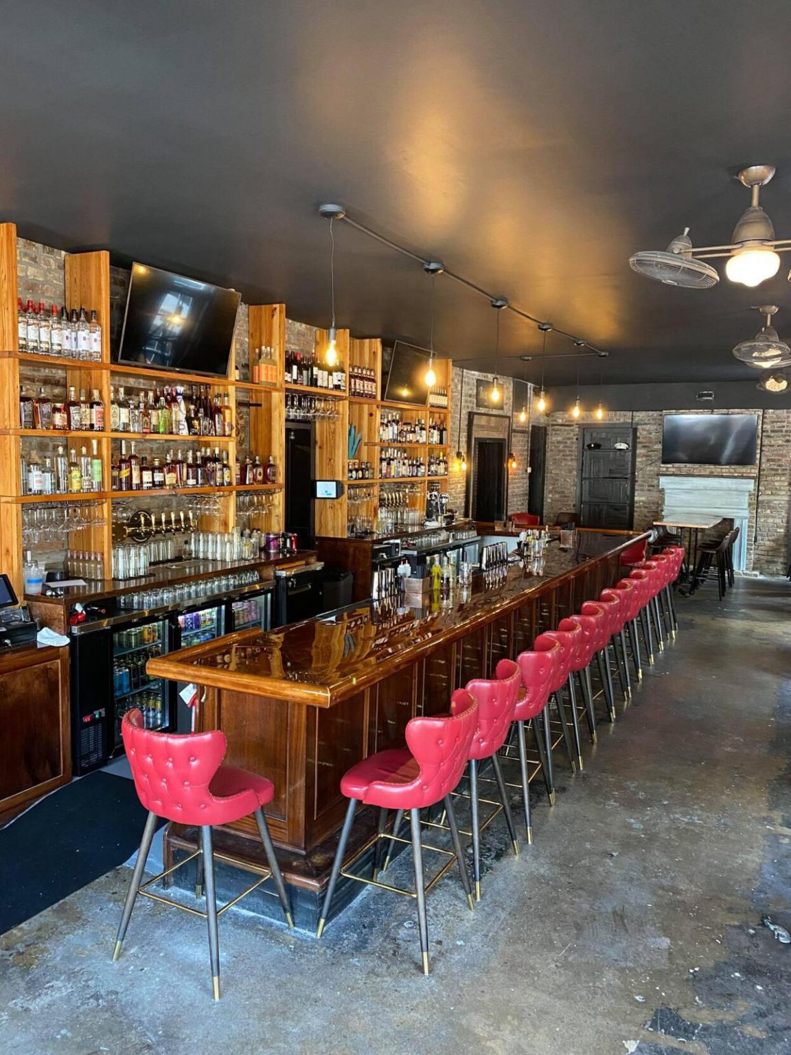 Big John’s Tavern, one of the oldest bars in Charleston, returns to